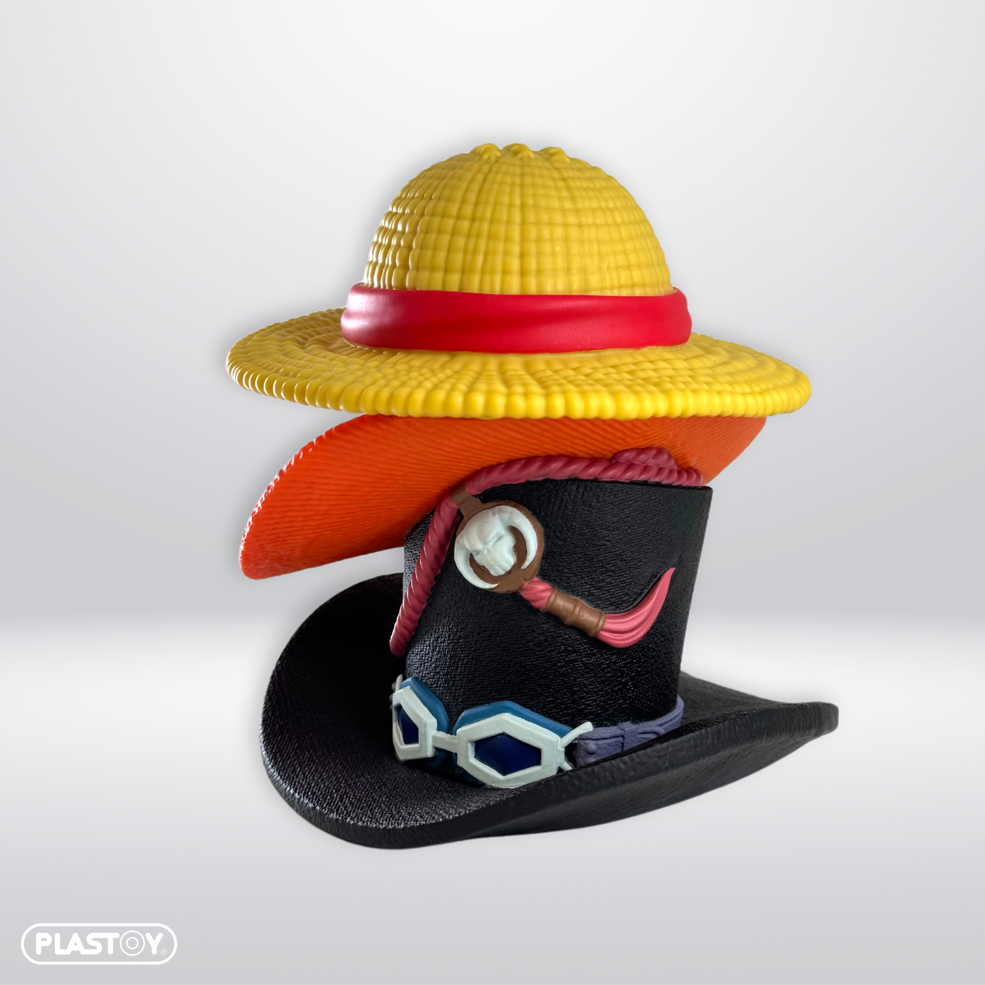 TIRELIRE PILE DE CHAPEAUX (LUFFY - ACE - SABO)